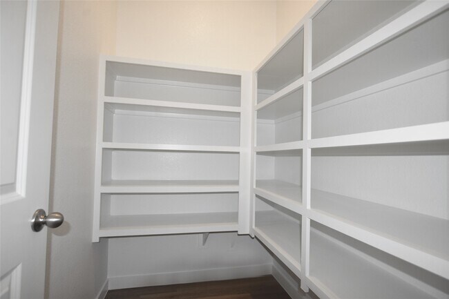 Building Photo - 4116 Sterling Spgs