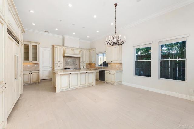 Building Photo - 5971 La Jolla Mesa Dr