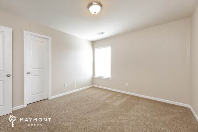 Building Photo - 420 All Seasons Dr
