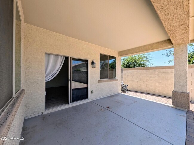 Building Photo - 6952 W Golden Ln