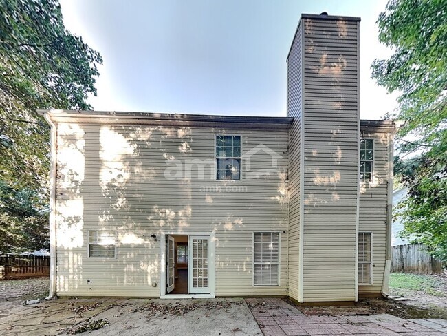 Building Photo - 1584 Silver Ridge Dr