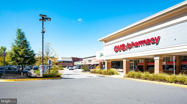 Building Photo - 8601 Cromwell Dr