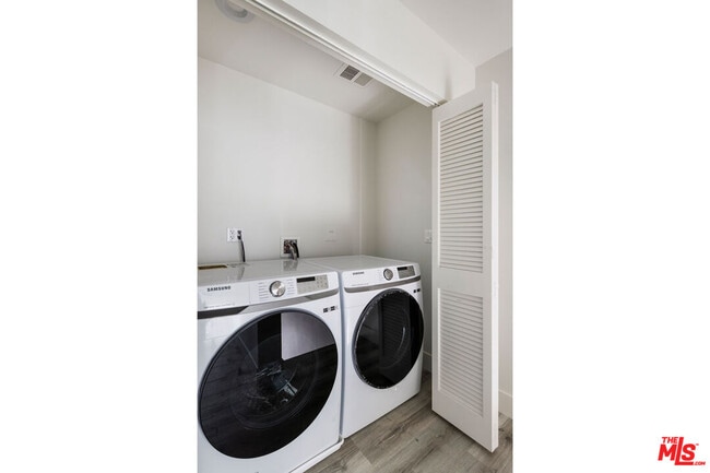 Building Photo - 3210 Verdugo Rd