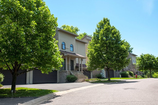 Outside - Oaks Lincoln Townhomes