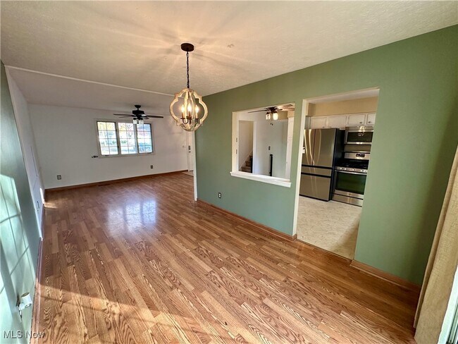 Building Photo - 6192 Jaycox Rd