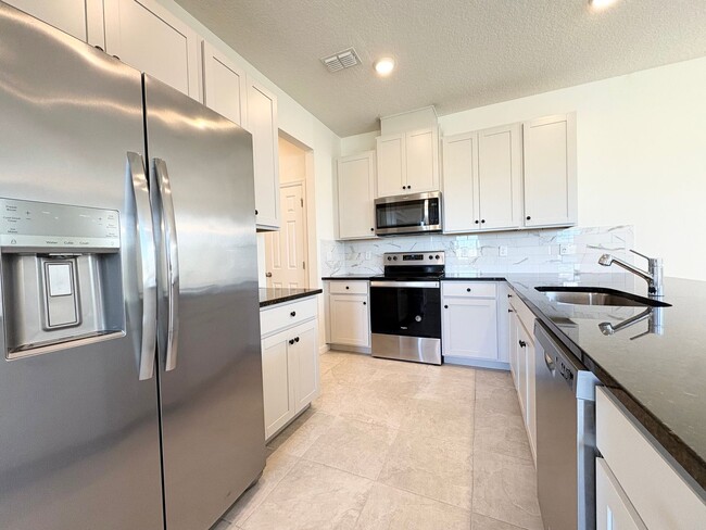 Building Photo - Newly Built, Water View, Luxury Executive ...