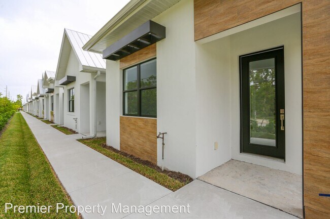 Building Photo - 3 br, 2 bath House - 3010 - 3060 Thomasson...