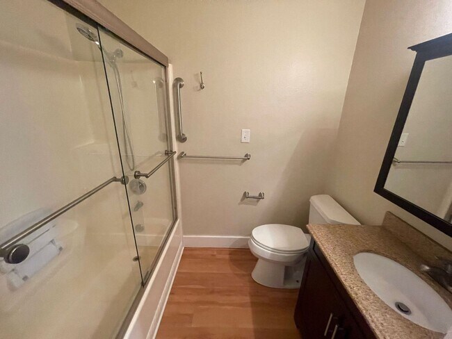 Building Photo - Central Davis Home