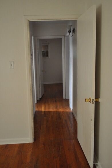 Building Photo - 1810 Hyview Dr.