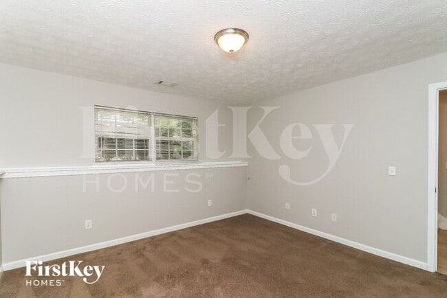 Building Photo - 5514 Chestnut Creek Ln