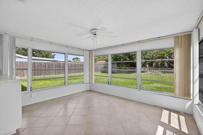 Building Photo - 7725 Summertree Ln