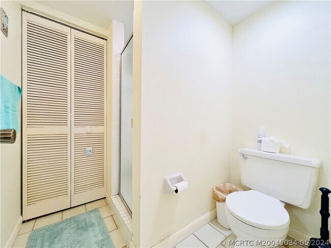 Building Photo - 7430 S Ocean Dr
