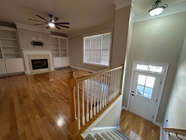 Building Photo - 405 Lexington Village