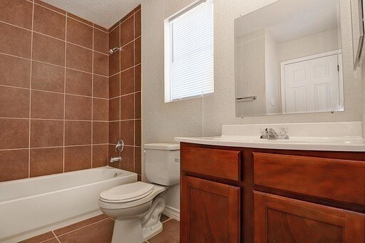 Building Photo - Wurzbach Heights Townhome for Rent ~ 3 Bedroom corner Unit with Private Yard and Garage