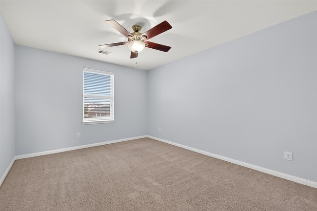 Building Photo - 5119 Harbor Palm Dr