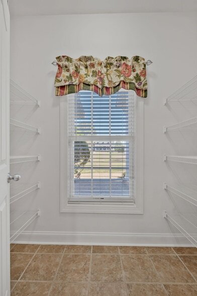 Building Photo - 614 Greene Dr