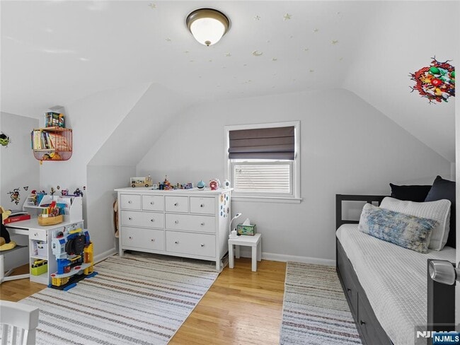 Building Photo - 197 Fairview Ave