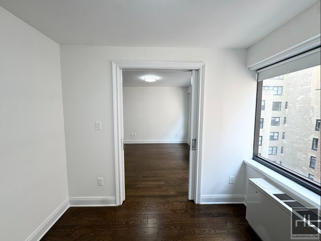 Building Photo - EAST 56 STREET