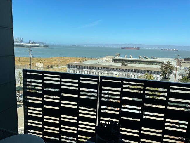 1st floor Balcony - 572 Hudson Ave