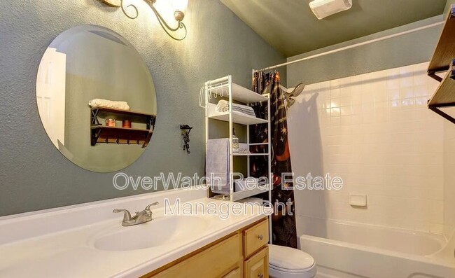 Building Photo - 3061 Lois Dr