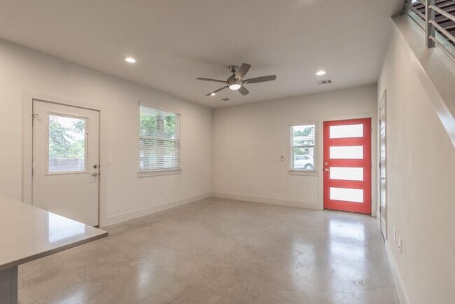 Building Photo - 7301 Providence Ave