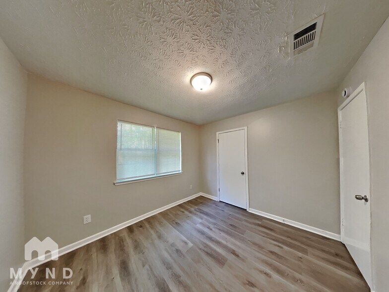 Building Photo - 1149 Bonita Way
