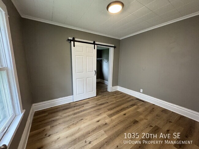 Building Photo - 1035 20th Ave SE