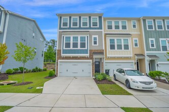 Building Photo - 1202 Commack Dr
