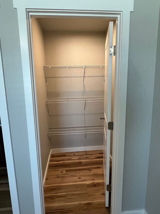 Building Photo - New Duplex fro Rent