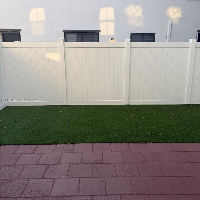 Building Photo - 10320 W 33rd Ln