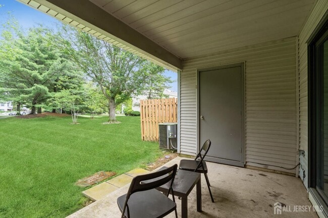 Building Photo - 391 Danbury Ln