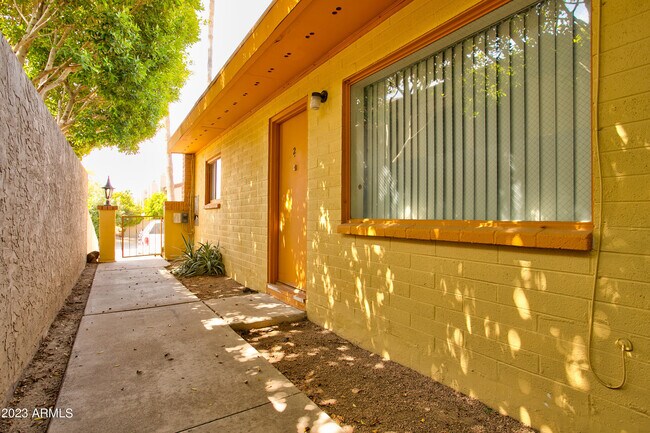 Building Photo - 7850 E Glenrosa Ave