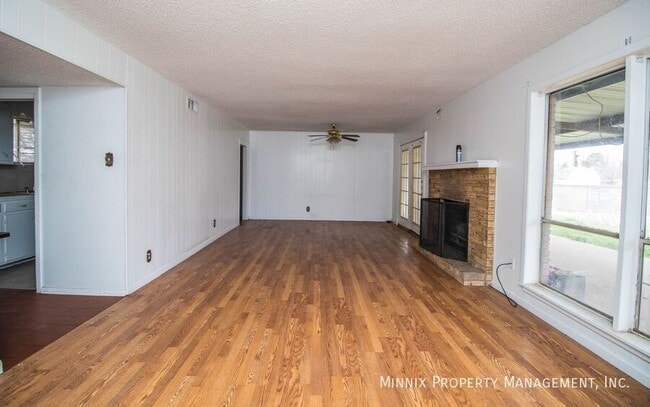 Building Photo - 1906 N Pecos St