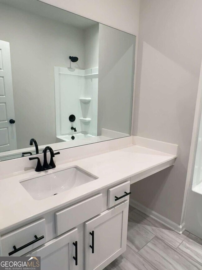 Building Photo - 4695 Cypress Pk Dr