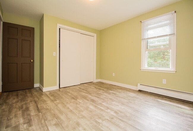 Building Photo - 186 Providence St