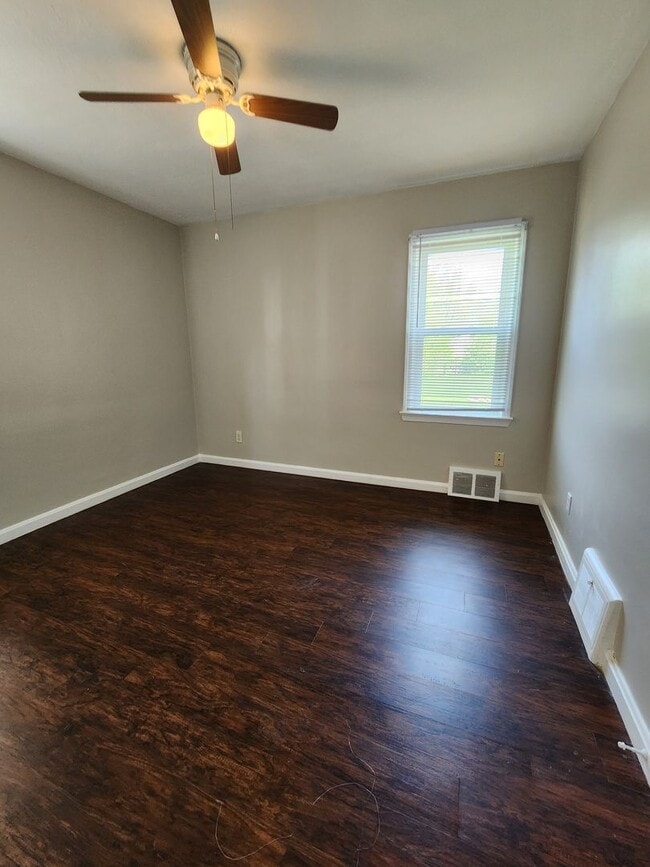 Building Photo - Gorgeous 3 Bedroom Home For Rent in Garfie...