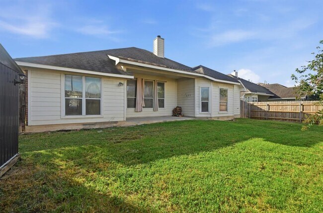 Building Photo - 1665 Amberwood Loop