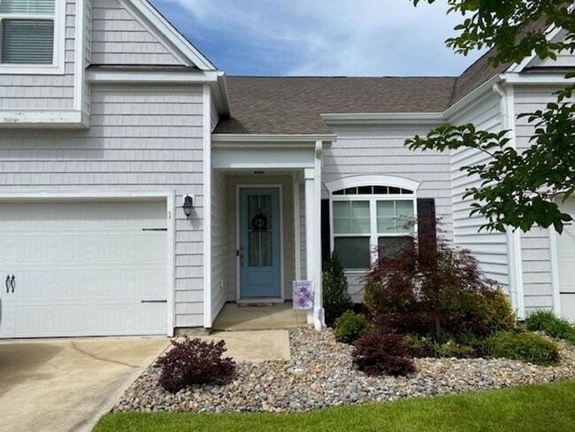 Building Photo - Welcome to this fully furnished 3-bedroom, 3-bathroom townhouse located in the vibrant Hawkeswate...