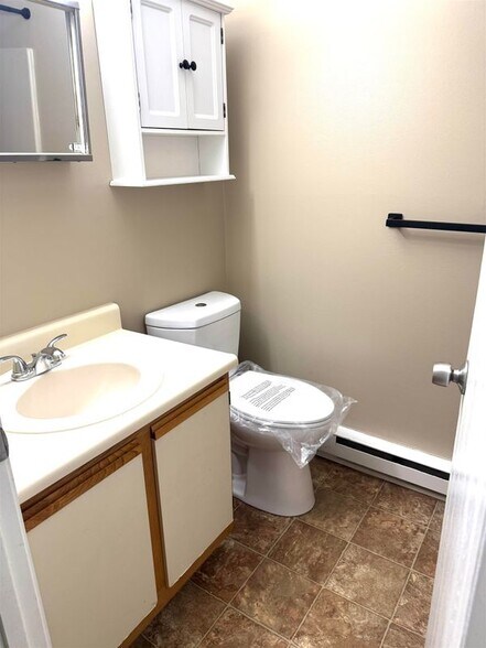Building Photo - 130 Eastern, Unit #302