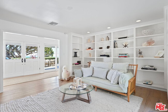 Building Photo - 29225 Cliffside Dr