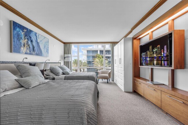 Building Photo - 6801 Collins Ave