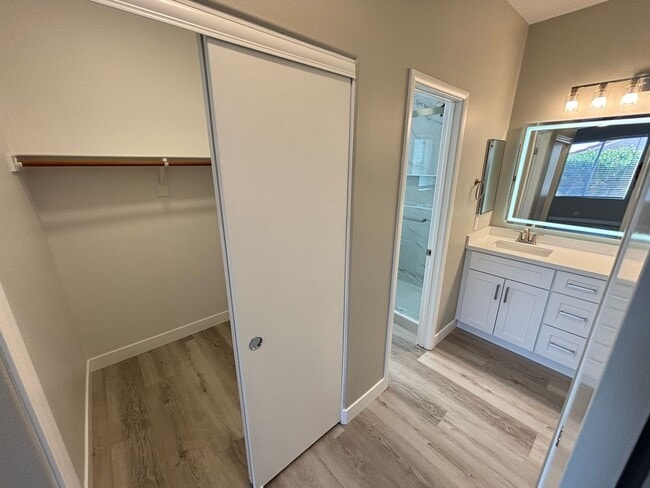 Building Photo - Beautifully updated 2Bed/2Bath single-story home w/ 2-car garage in the desirable Northwest Las V...