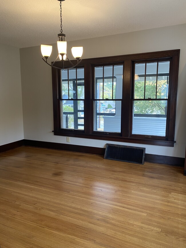 Dining Room - 1540 East Ave