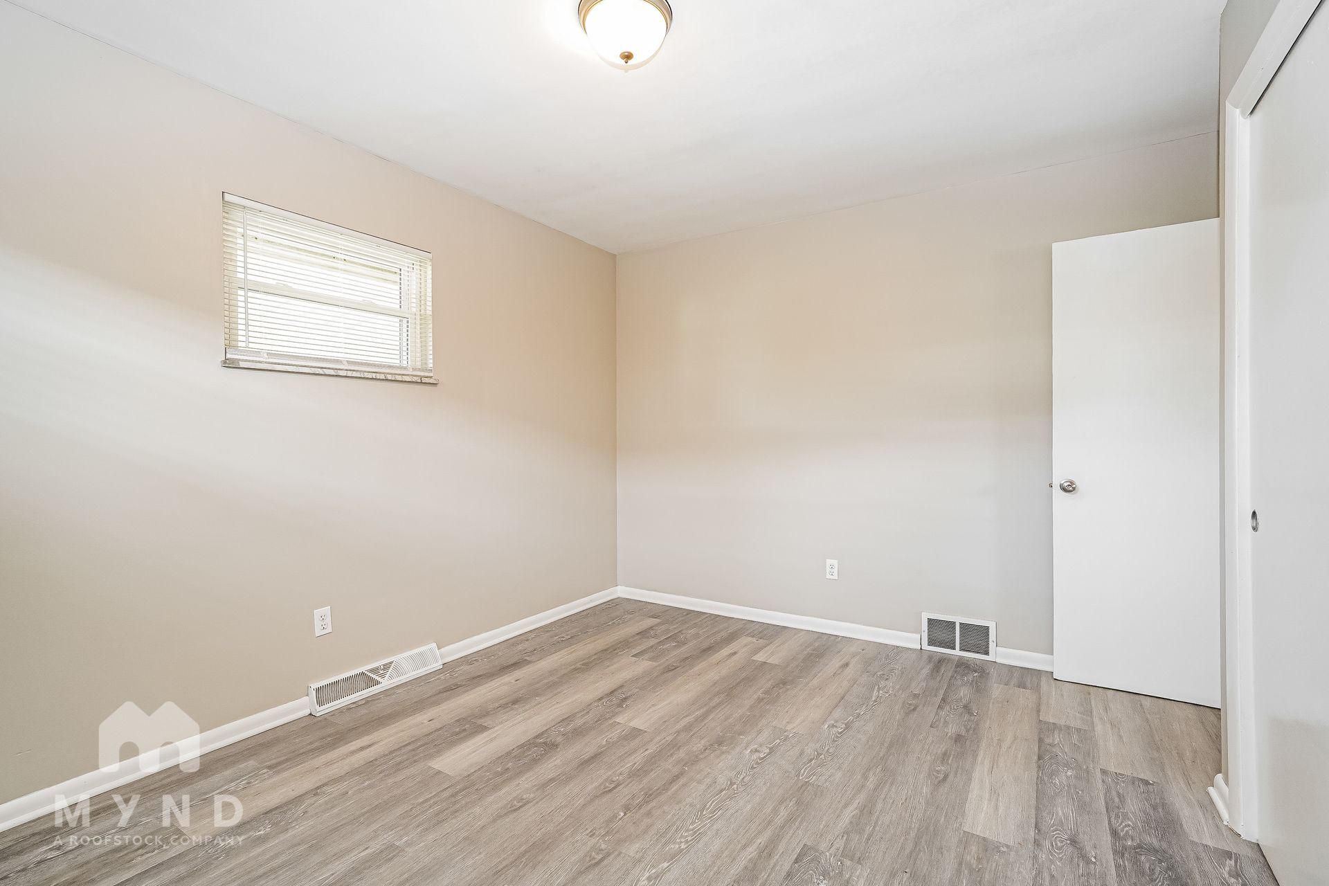 Building Photo - 1053 Wiltshire Rd