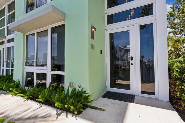 Building Photo - 101 N Shore Dr