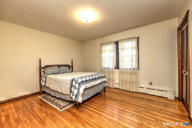 Building Photo - 4565 Madison Ave