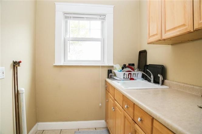 kitchen - 21 Hilltop Ave