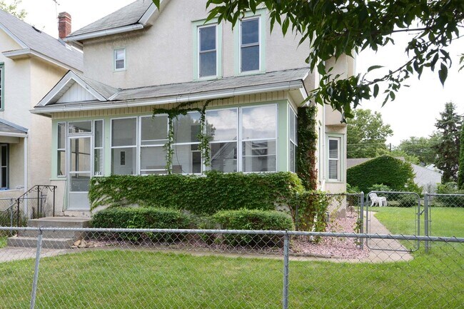 Building Photo - 738 Watson Ave