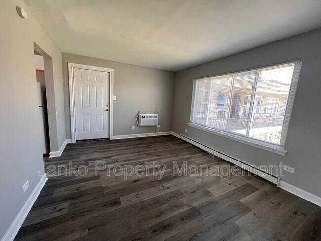Building Photo - 2113 W 119th St