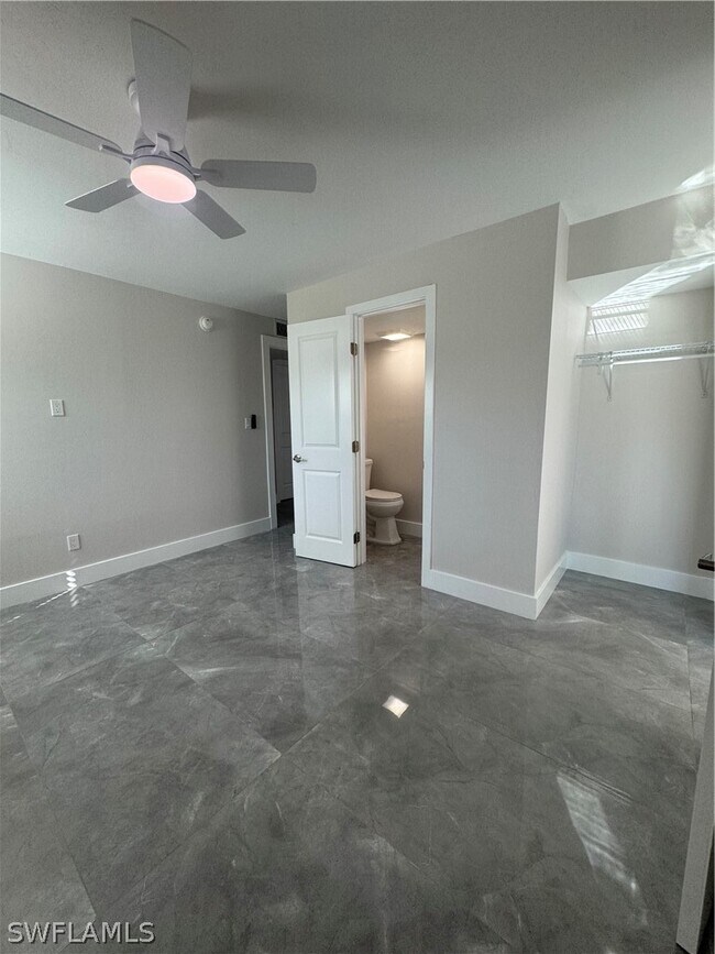 Building Photo - 637 12th Ave S